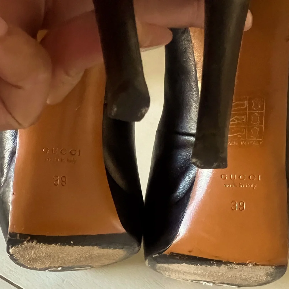 Authentic Gucci Black Leather Heels. Size 39. Excellent Condition. Very Comf. - Picture 7 of 8